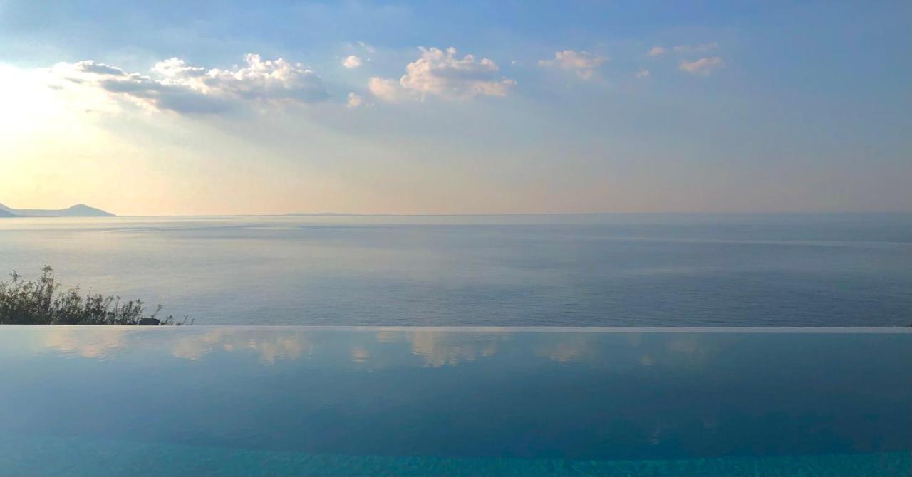 Kuro Beach House - Oceanfront Luxury & 25M Pool Achlia Luaran gambar