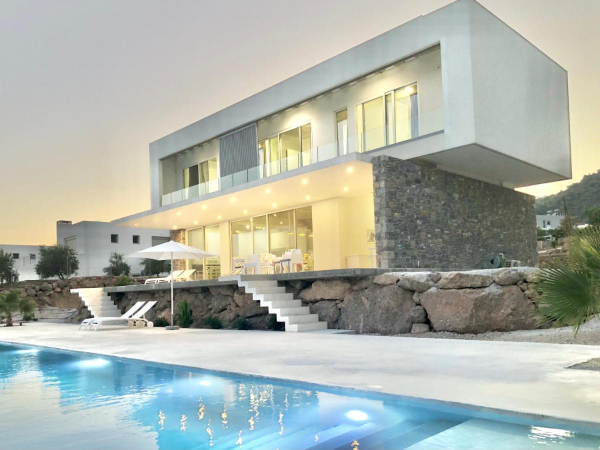 Kuro Beach House - Oceanfront Luxury & 25M Pool Achlia Luaran gambar
