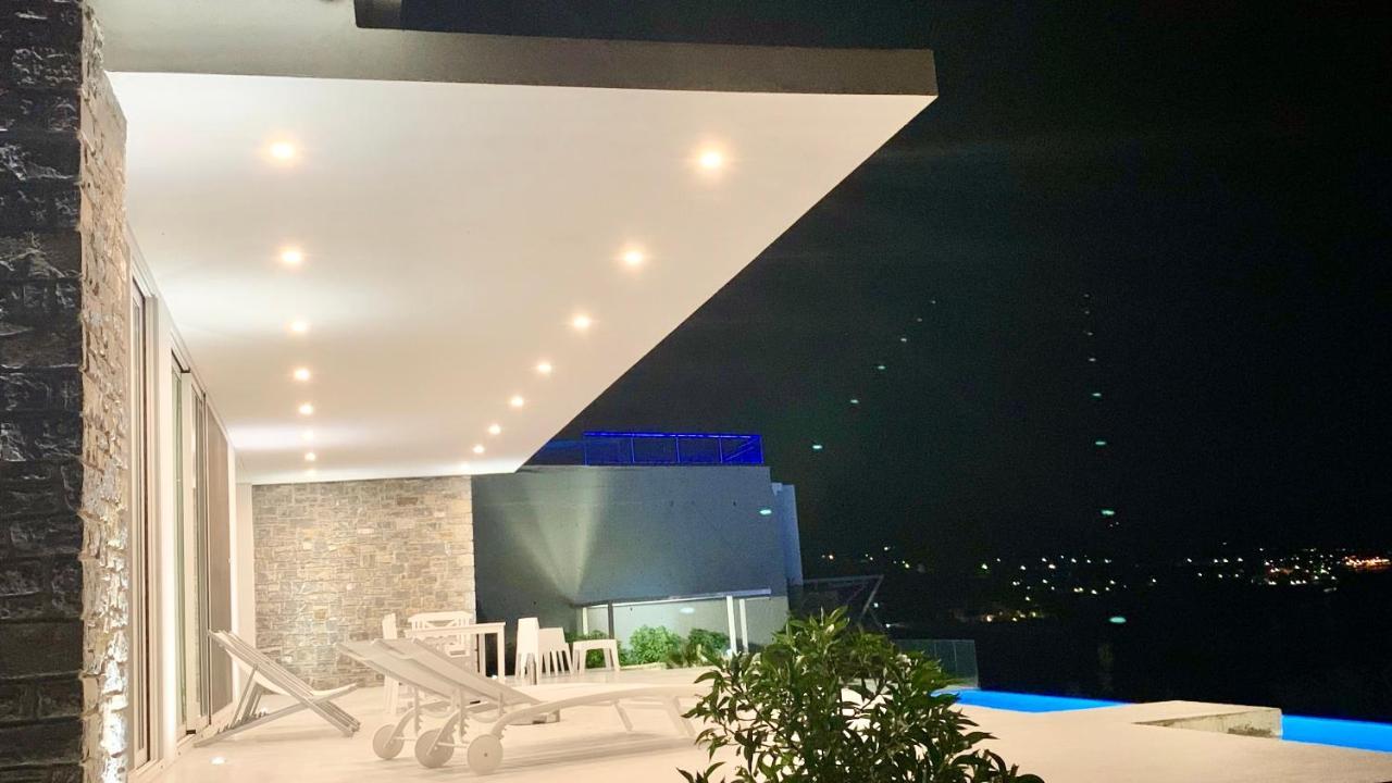 Kuro Beach House - Oceanfront Luxury & 25M Pool Achlia Luaran gambar